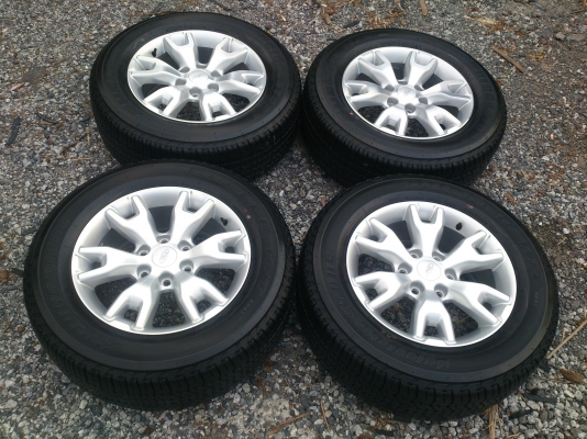 ขายแม็กพร้อมยางป้ายแดง ฟอร์ดเรนเจอร์ 6 รูขอบ18 ยางบริดสโตน265/60R18 ยางสัปดาห์ที่51ปี14 ตุ่มยางสีอยู่ครบใหม่มาก 1 ชุด ขายแม็กพร้อมยางป้ายแดง ฟอร์ดเรนเจอร์ 6 รูขอบ18 ยางบริดสโตน265/60R18 ยางสัปดาห์ที่51ปี14 ตุ่มยางสีอยู่ครบใหม่มาก 1 ชุด