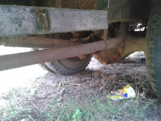 เครื่อง 175 แรง สภาพดี   ขายรถเกี่ยวไปแล้ว ราคาถูกๆ  ราคา  365,000  บาท