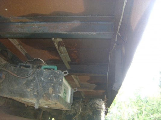 เครื่อง 175 แรง สภาพดี   ขายรถเกี่ยวไปแล้ว ราคาถูกๆ  ราคา  365,000  บาท