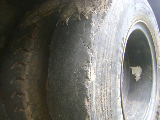 เครื่อง 175 แรง สภาพดี   ขายรถเกี่ยวไปแล้ว ราคาถูกๆ  ราคา  365,000  บาท