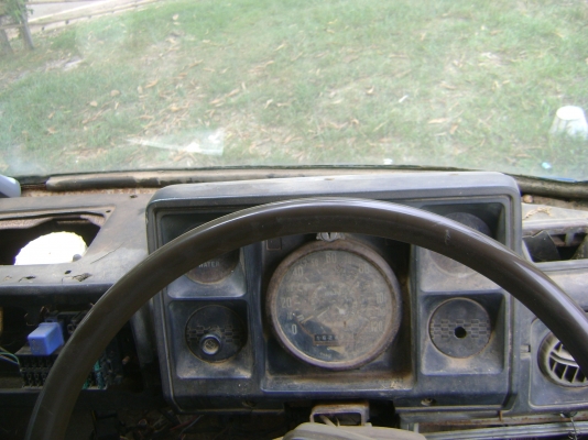 เครื่อง 175 แรง สภาพดี   ขายรถเกี่ยวไปแล้ว ราคาถูกๆ  ราคา  365,000  บาท