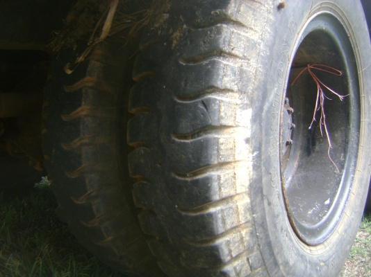 เครื่อง 175 แรง สภาพดี   ขายรถเกี่ยวไปแล้ว ราคาถูกๆ  ราคา  365,000  บาท