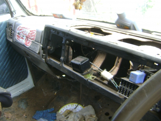 เครื่อง 175 แรง สภาพดี   ขายรถเกี่ยวไปแล้ว ราคาถูกๆ  ราคา  365,000  บาท