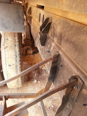 รถอีซูซุ  10  ล้อดั้ม FXZ  270 แรงม้า. ปี 50   สนใจติดต่อ 081 - 6079515