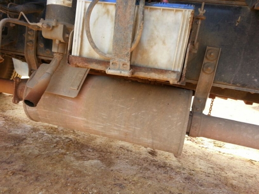 รถอีซูซุ  10  ล้อดั้ม FXZ  270 แรงม้า. ปี 50   สนใจติดต่อ 081 - 6079515