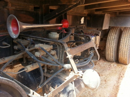 รถอีซูซุ  10  ล้อดั้ม FXZ  270 แรงม้า. ปี 50   สนใจติดต่อ 081 - 6079515