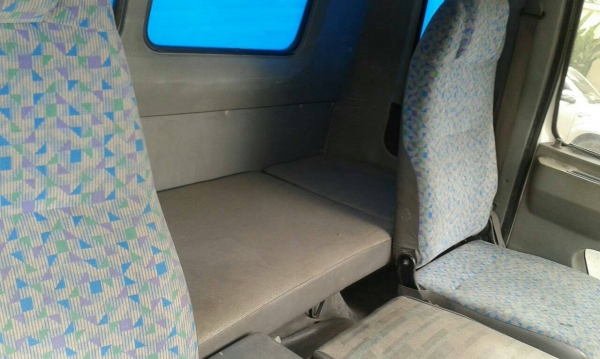 รถฮีโน่ 10 ล้อ หัวลาก FM3M  240 แรงม้า. ปี 44  ( * ขายเฉพาะหัว. )   สนใจติดต่อ 081 - 6079515