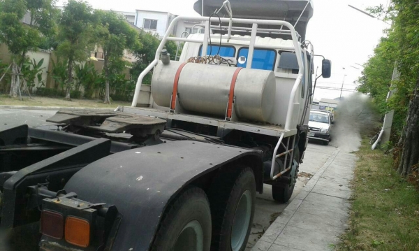 รถฮีโน่ 10 ล้อ หัวลาก FM3M  240 แรงม้า. ปี 44  ( * ขายเฉพาะหัว. )   สนใจติดต่อ 081 - 6079515