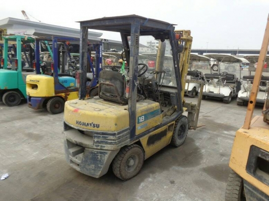 KOMATSU FD18-15ขนาด1.8ตัน เสาสูง3เมตร เกียร์ธรรมดา เครื่องยนต์ดีเซลC240 งาเลื่อนซ้ายขวา รถญี่ปุ่นแท้ 0816161541