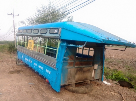 หลังคาอีซุซุ KS พร้อมกะบะ ( เดิมใส่รถอีซุซุ KS ) สภาพสวย พร้อมใช้ (.ราคาต่อรองได้คะ )