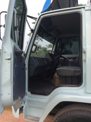 ISUZU Rocky6ล้อ( FTRห้างแท้ )  ยาว7.2 ม. เบรคจิ๊ฟฟี่ พวงมาลัยพาว์เวอร์ เครื่องดี ขับดี ครัทซีสวย พื้นปูเหล็ก รั้วแป๊บสูง  ขาย 650,000 บาท