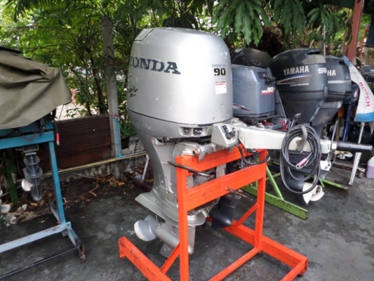 เครื่องเรือ HONDA 90 แรง 4 จังหวะ สภาพสวย นำเข้าจากญี่ปุ่น