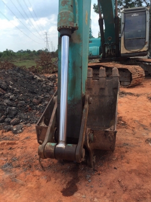 ขายแบคโฮ KOBELCO SK200 YN 10-387XX ทำงาน 12,200 ชั่วโมง ขายตามสภาพ สนใจโทร 081-970-1072