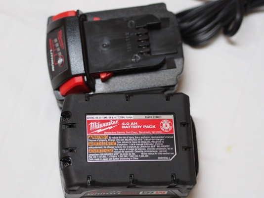 ชุดสว่านไร้สาย Milwaukee 2797-22 มีสว่านกระแทกและสว่านไขควง กล่องใหญ่มาก ชุดสว่านไร้สาย Milwaukee 2797-22 มีสว่านกระแทกและสว่านไขควง กล่องใหญ่มาก