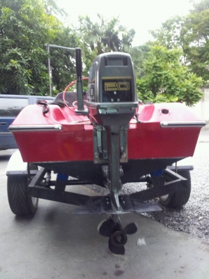 เรือไฟเบอร์ ทรงสปอร์ต พร้อมเครื่อง SUZUKI 20 แรง + เทเลอร์