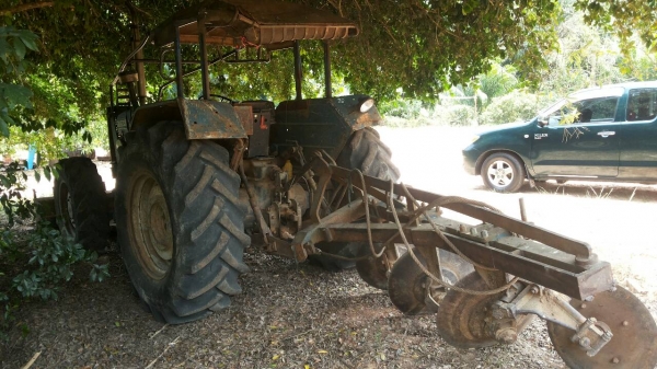 ขายรถไถ FORD 6610 2 เพลา ใบมีดดันหน้า 3 จาน เอกสารเล่มทะเบียน ราคา 500000