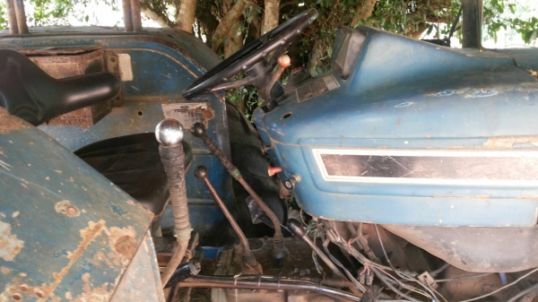 ขายรถไถ FORD 6610 2 เพลา ใบมีดดันหน้า 3 จาน เอกสารเล่มทะเบียน ราคา 500000