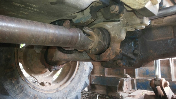 ขายรถไถ FORD 6610 2 เพลา ใบมีดดันหน้า 3 จาน เอกสารเล่มทะเบียน ราคา 500000