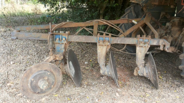 ขายรถไถ FORD 6610 2 เพลา ใบมีดดันหน้า 3 จาน เอกสารเล่มทะเบียน ราคา 500000