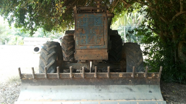 ขายรถไถ FORD 6610 2 เพลา ใบมีดดันหน้า 3 จาน เอกสารเล่มทะเบียน ราคา 500000