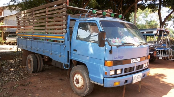 ***ขายแล้วครับขอบคุณ Truck2hand ขาย KS110 6ล้อ ช่วงล่างใหญ่ จอมลุย ISUZU KS 4BD1-110แรง ฝาขาว วางหัวNPR115 ประกอบ(ลงเล่ม) เครื่องเดิม ฝาขาวยอดนิยม เครื่องแรง แน่นดีครับ อึด ทน เกียร์ใหญ่ ลุยๆ เข้าง่ายไม่หลุด ช่วงล่างFหน้า-หลัง คัสซีดี มีเก็บงานมานิดหน่