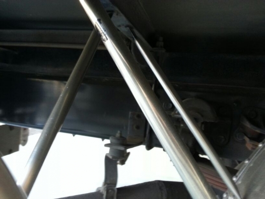 รถอีซูซุ 6 ล้อ ( ไม่ดั้ม )  FRR  190  แรงม้า. ปี 55   สนใจติดต่อ 081 - 6079515