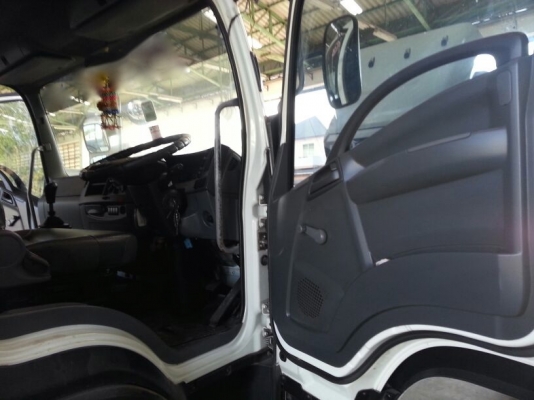 รถอีซูซุ 6 ล้อ ( ไม่ดั้ม )  FRR  190  แรงม้า. ปี 55   สนใจติดต่อ 081 - 6079515