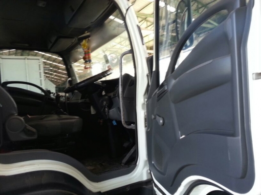 รถอีซูซุ 6 ล้อ ( ไม่ดั้ม )  FRR  190  แรงม้า. ปี 55   สนใจติดต่อ 081 - 6079515