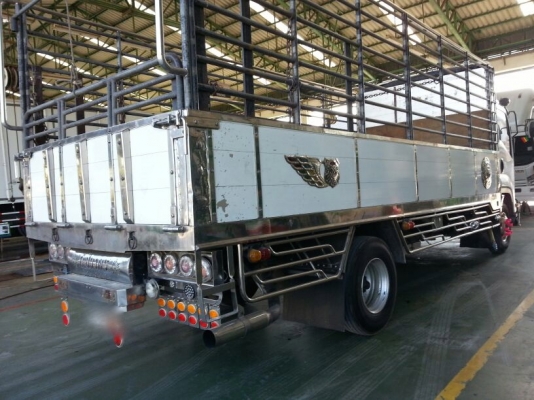 รถอีซูซุ 6 ล้อ ( ไม่ดั้ม )  FRR  190  แรงม้า. ปี 55   สนใจติดต่อ 081 - 6079515