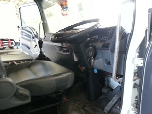 รถอีซูซุ 6 ล้อ ( ไม่ดั้ม )  FRR  190  แรงม้า. ปี 55   สนใจติดต่อ 081 - 6079515