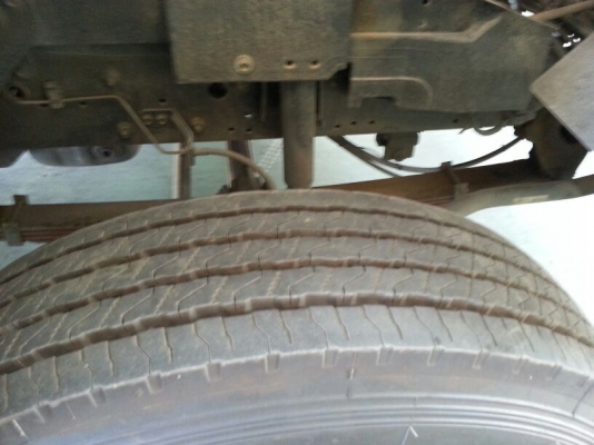 รถอีซูซุ 6 ล้อ ( ไม่ดั้ม )  FRR  190  แรงม้า. ปี 55   สนใจติดต่อ 081 - 6079515