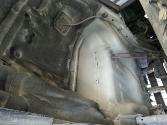 รถอีซูซุ 6 ล้อ ( ไม่ดั้ม )  FRR  190  แรงม้า. ปี 55   สนใจติดต่อ 081 - 6079515