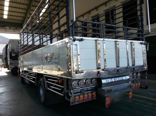 รถอีซูซุ 6 ล้อ ( ไม่ดั้ม )  FRR  190  แรงม้า. ปี 55   สนใจติดต่อ 081 - 6079515