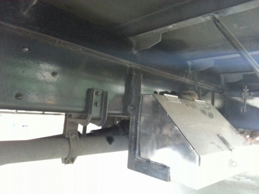 รถอีซูซุ 6 ล้อ ( ไม่ดั้ม )  FRR  190  แรงม้า. ปี 55   สนใจติดต่อ 081 - 6079515