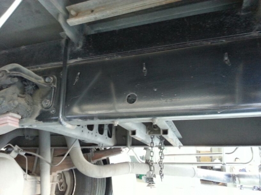 รถอีซูซุ 6 ล้อ ( ไม่ดั้ม )  FRR  190  แรงม้า. ปี 55   สนใจติดต่อ 081 - 6079515