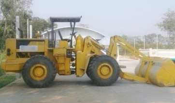 KOBELCO LK600 รถตักล้อยางเอวอ่อน รถบอดี้สวยเดิมๆทั้งคันพร้อมใช้งานได้เลยครับ ต่อแขนให้ยาวแล้วครับสามารถตักขึ้นรถบรรทุกสิบล้อคอกสูงเกษตรได้สบายเลยครับ เครื่องยนต์ ์PD6 เครื่องแรงดีแห้งดีไม่เยิ้ม ทำงานได้สะดวกคล่องตัวดี ระบบของเหลวไฮดรอลิกส์ไม่แตกไม่รั่วซึ่