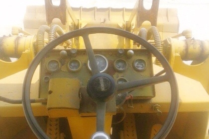 KOBELCO LK600 รถตักล้อยางเอวอ่อน รถบอดี้สวยเดิมๆทั้งคันพร้อมใช้งานได้เลยครับ ต่อแขนให้ยาวแล้วครับสามารถตักขึ้นรถบรรทุกสิบล้อคอกสูงเกษตรได้สบายเลยครับ เครื่องยนต์ ์PD6 เครื่องแรงดีแห้งดีไม่เยิ้ม ทำงานได้สะดวกคล่องตัวดี ระบบของเหลวไฮดรอลิกส์ไม่แตกไม่รั่วซึ่