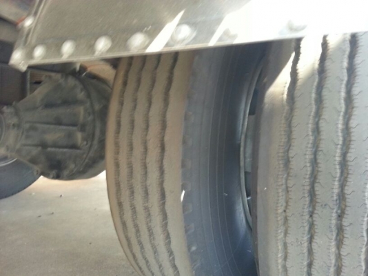 รถอีซูซุ 6 ล้อ ( ไม่ดั้ม )  FRR  190 แรงม้า. ปี 55  ( รถวิ่ง 4xx,xxx กม. )    สนใจติดต่อ  081 - 6079515