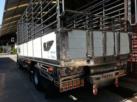 รถอีซูซุ 6 ล้อ ( ไม่ดั้ม )  FRR  190 แรงม้า. ปี 55  ( รถวิ่ง 4xx,xxx กม. )    สนใจติดต่อ  081 - 6079515