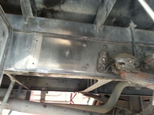 รถอีซูซุ 6 ล้อ ( ไม่ดั้ม )  FRR  190 แรงม้า. ปี 55  ( รถวิ่ง 4xx,xxx กม. )    สนใจติดต่อ  081 - 6079515