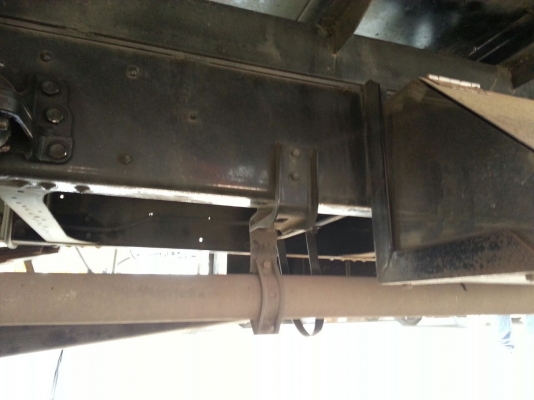 รถอีซูซุ 6 ล้อ ( ไม่ดั้ม )  FRR  190 แรงม้า. ปี 55  ( รถวิ่ง 4xx,xxx กม. )    สนใจติดต่อ  081 - 6079515