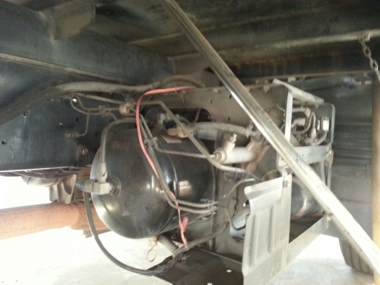 รถอีซูซุ 6 ล้อ ( ไม่ดั้ม )  FRR  190 แรงม้า. ปี 55  ( รถวิ่ง 4xx,xxx กม. )    สนใจติดต่อ  081 - 6079515