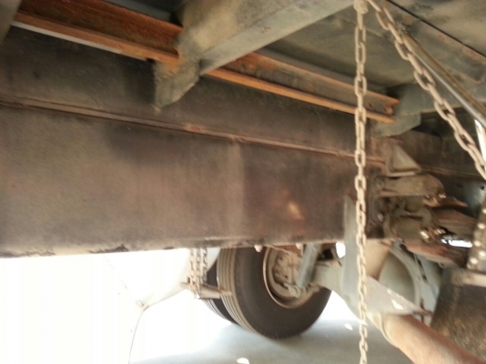 รถอีซูซุ 6 ล้อ ( ไม่ดั้ม )  FRR  190 แรงม้า. ปี 55  ( รถวิ่ง 4xx,xxx กม. )    สนใจติดต่อ  081 - 6079515