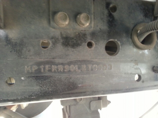 รถอีซูซุ 6 ล้อ ( ไม่ดั้ม )  FRR  190 แรงม้า. ปี 55  ( รถวิ่ง 4xx,xxx กม. )    สนใจติดต่อ  081 - 6079515