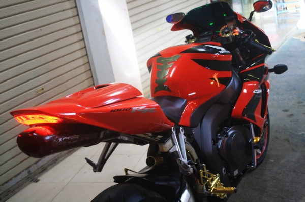 __CBR1000 ปี2006 ท่อTwo Brothers แท้ ฿219,000__