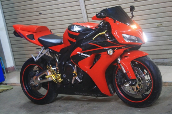__CBR1000 ปี2006 ท่อTwo Brothers แท้ ฿219,000__