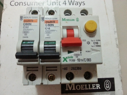ตู้เบรคเกอร์ 4 ช่อง Consumer Unit พร้อมเบรคเกอร์ครบชุด ตู้เบรคเกอร์ 4 ช่อง Consumer Unit พร้อมเบรคเกอร์ครบชุด