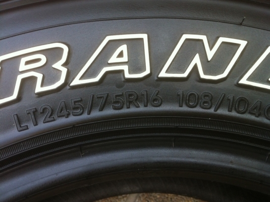 ยาง Mud Dunlop MT2 245/75/16 ปลายปี14