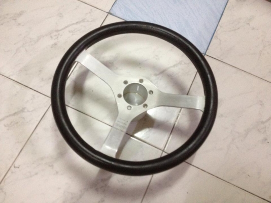 ขายพวงมาลัยcapo disegno italiano แท้ เก่าญีปุน ขนาด13.5นิ้ว ราคา1600บาท โทร0924462525โส กทม