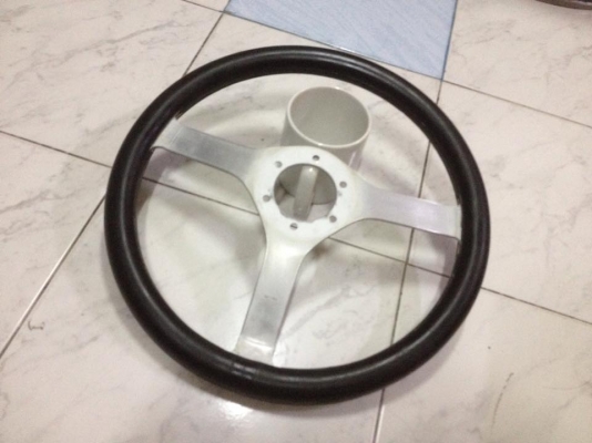 ขายพวงมาลัยcapo disegno italiano แท้ เก่าญีปุน ขนาด13.5นิ้ว ราคา1600บาท โทร0924462525โส กทม